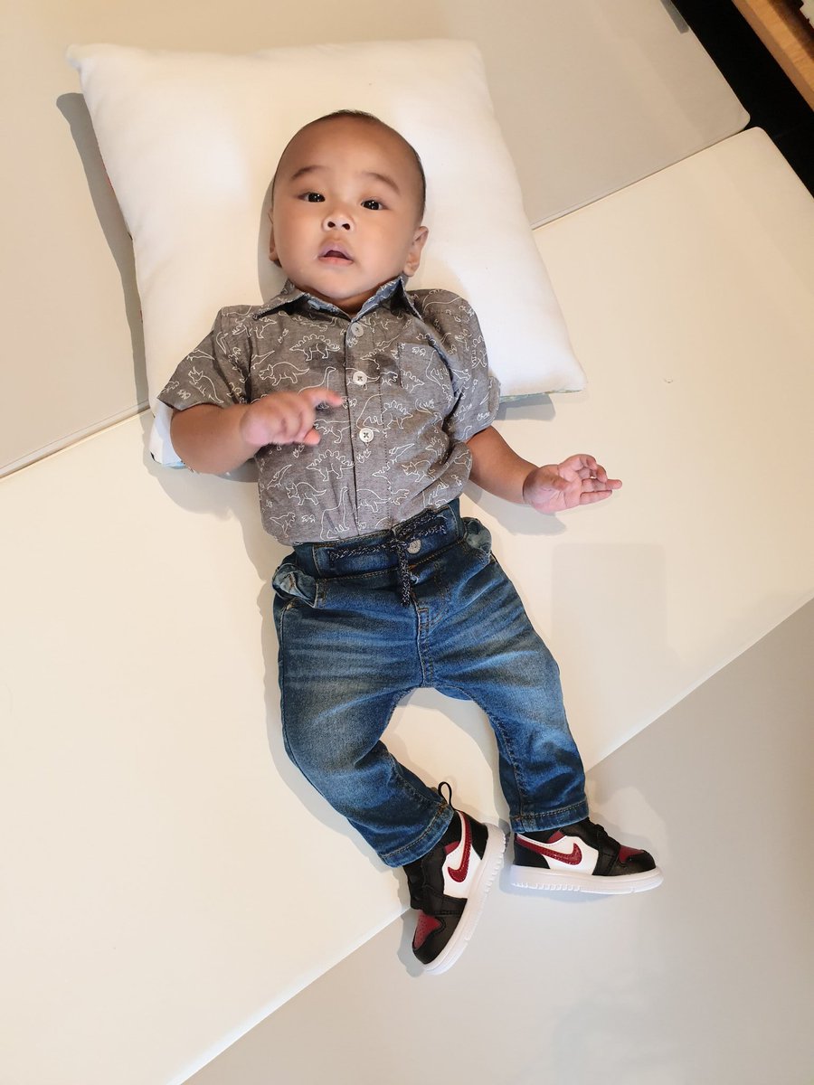 ExolMommy's tweet image. We heard that Jongdae's baby is a girl! My Baby Kai got excited and dressed up..."mom, can we visit her? " aakyat daw sya ng ligaw 😂 #CongratulationsCHEN #CHEN_BEST_DAD #BabyKai @weareoneEXO