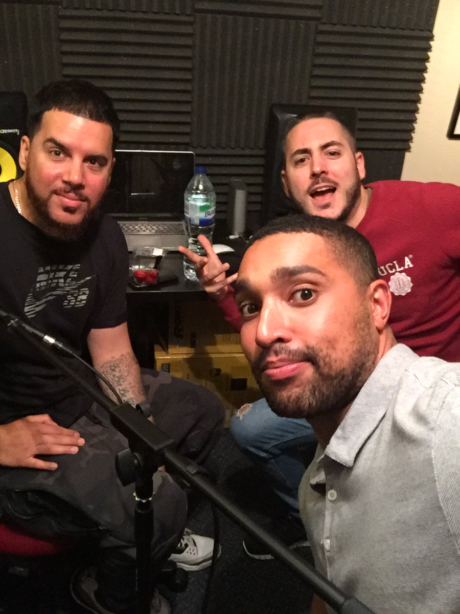 MarcusBronzy's tweet photo. They produced a track for Will Smith a lil while back….all in a days work for @CJBeatz and Jordan Crisp aka @WeWiDEAWAKE on #MarcusMeets - Still can’t take a proper pic though. Listen here: https://t.co/2PnevasUaG https://t.co/I8pKzM1ww0