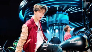 View image on Twitter