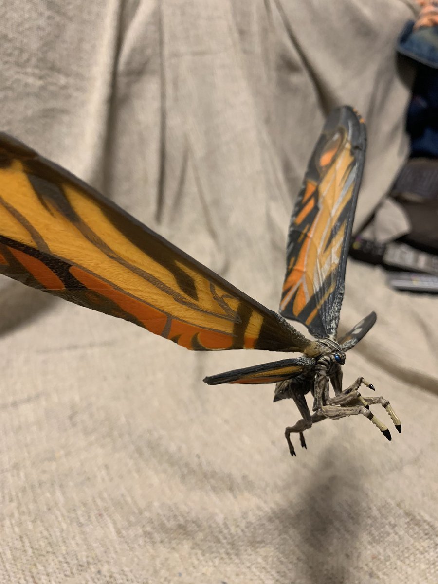 ネカのモスラフィギュア。感動の余り、直後のアメリカ出張中にアメリカ