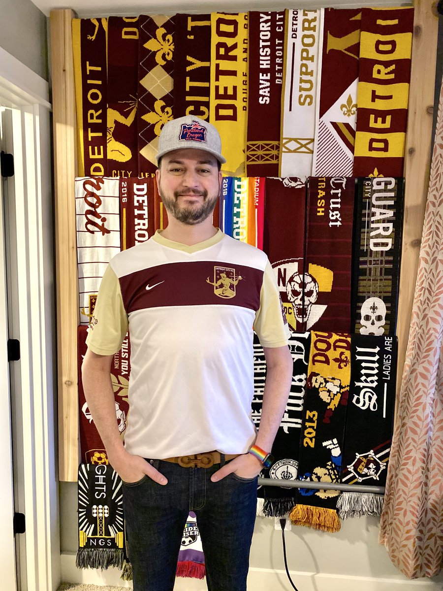 Our rainy, super duper tired, Wed kit is the 2013 DCFC Away. This was my preferred 2013 kit, as I like the high contrast between rouge and white. Also, there won’t be a post for the 2013 DigiCam Charity kit, as it’s the only one I’m missing.   #DCTID