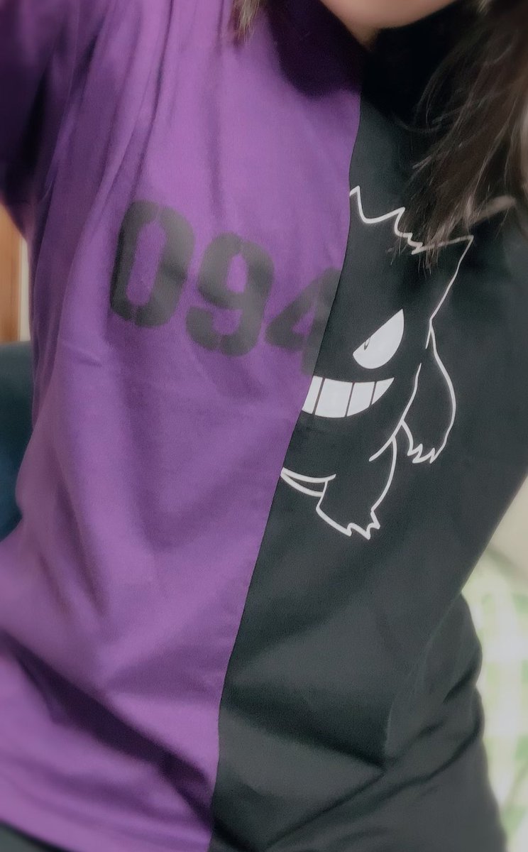 かなで Guポケモンのコラボ服たち届いた 早起きしてオンライン戦争頑張りました メンズだけどゲンガーのあまりにかわいくない 1番欲しかったの ハッピー T Co Lzogmkcted Twitter