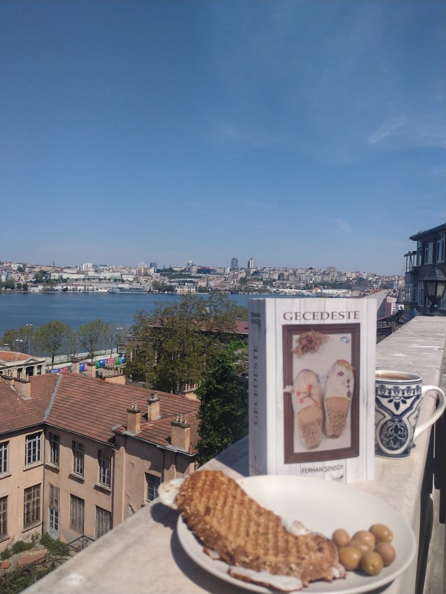 Bitmesin diye 5 er sayfa okunuyordu.
Nisan 2020
<a href="/OrtaoyuncularY/">Ortaoyuncular Yayınları</a> #ferhanşensoy #gecedeste