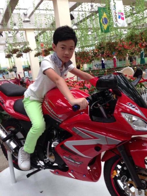 View image on Twitter