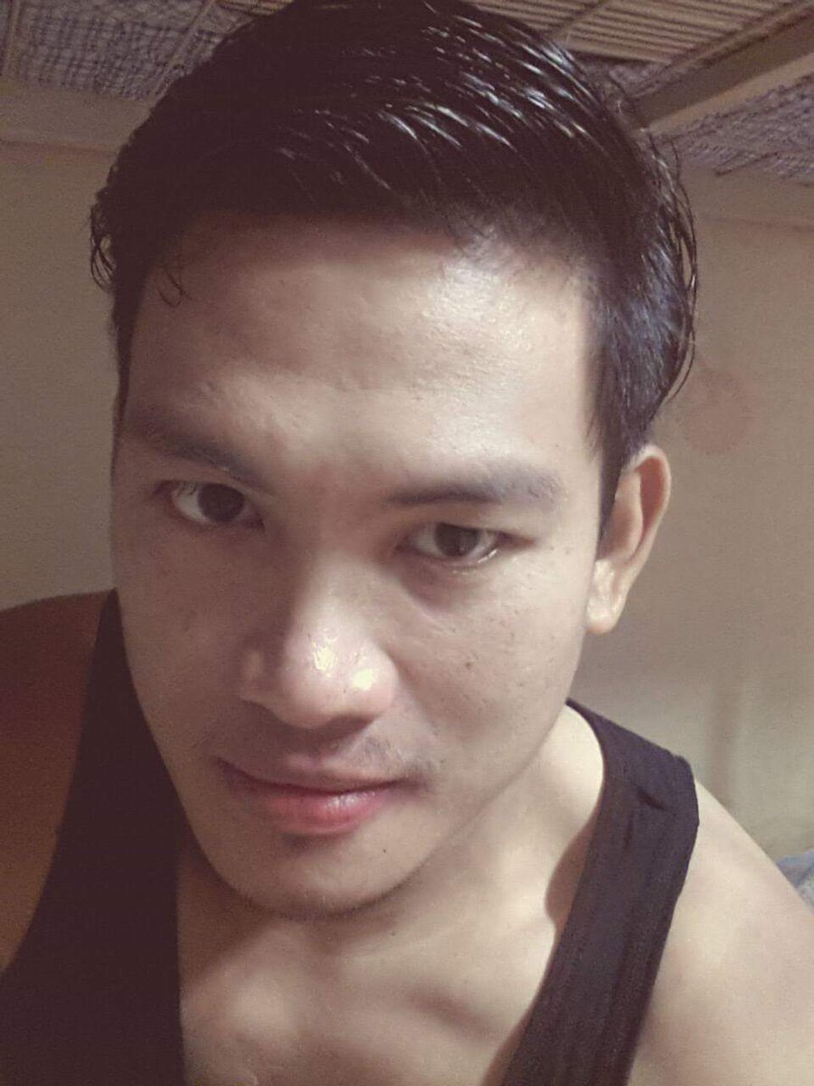 superMHUNDZ14's tweet photo. oh hey! i saw u lookin at me, watcha lookin at? #FreshFromTheShower #GOODNIGHT https://t.co/xNfTDpOxfQ