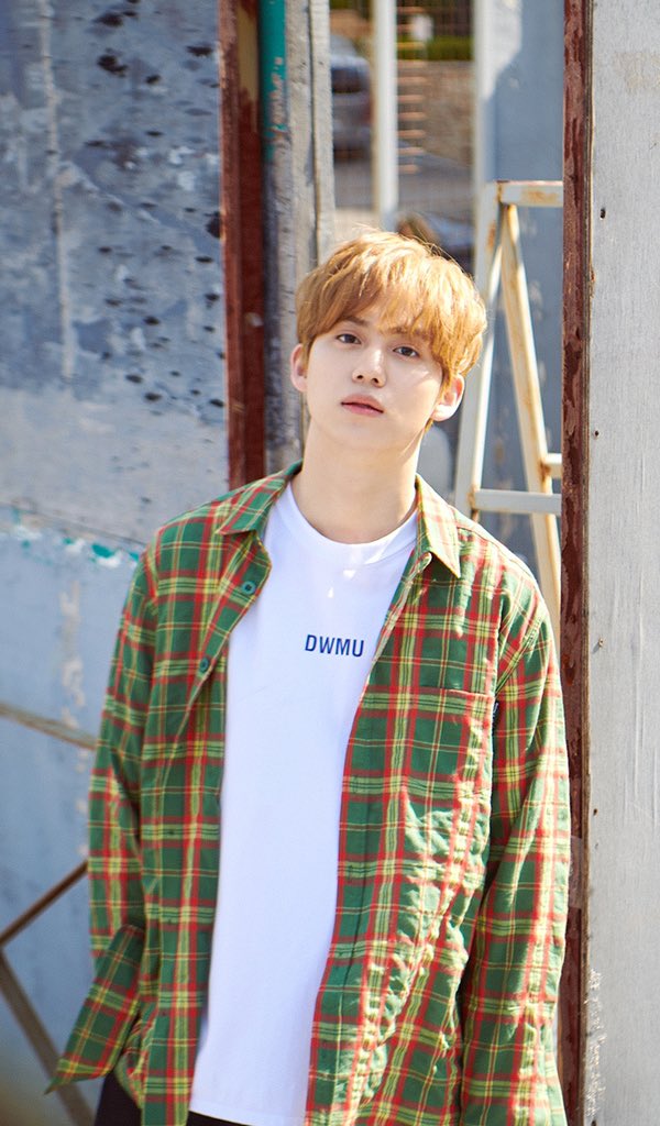 DRIPPIN_GLOBAL's tweet photo. [PHOTO] 200429 — Hwang Yunseong for clothing brand DWMU.

#울림 #울림연습생 #차준호 #황윤성 #김동윤 #주창욱 #김민서 #이협 https://t.co/ZcvlKU2F5c