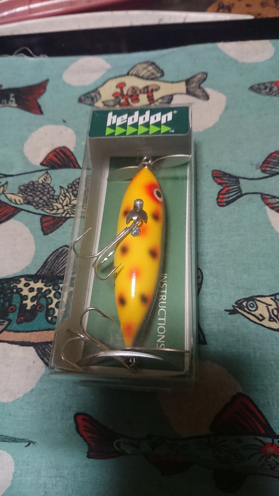 Ryu Ya 今日の買ってきたルアー 復刻のheddonウンデッドスプークのスミスカラー 通称ヘビカラーとスズメの2個 しかもヒネリペラ 画像2が直ペラのウンデッド これで良い釣りしよ Ryu Ya 今日の買ってきたルアー 復刻のheddonウンデッドスプークのスミスカラー 通称ヘビカラーとスズメの2個 しかもヒネリペラ 画像2が直ペラのウンデッド これで良い釣りしよ