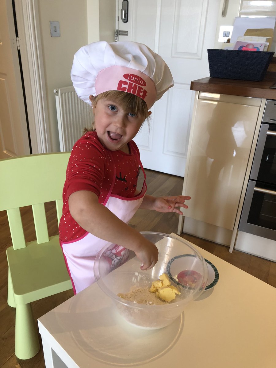 ShakespeareKaty's tweet photo. @WGPrimary Mrs Khanam, Evie wanted me to show you that she has been using some of her skills learnt in cookery club (and her artwork too) 👍 https://t.co/csQ67GrbzU