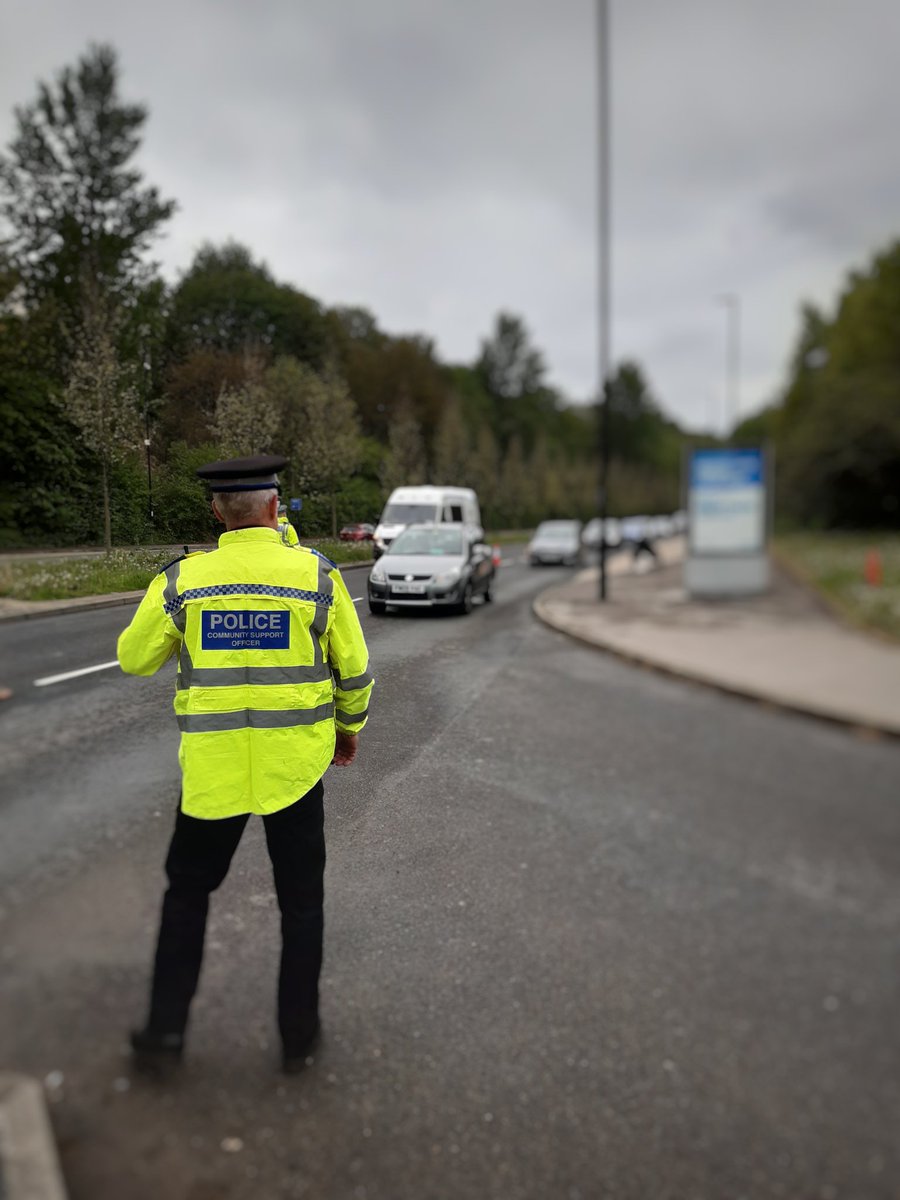Traffic volume seems to have increased and there's more reports of speeding so we have been stopping every speeding vehicle on Penistone Road to find out why  #opduxford #StayHomeSaveLives