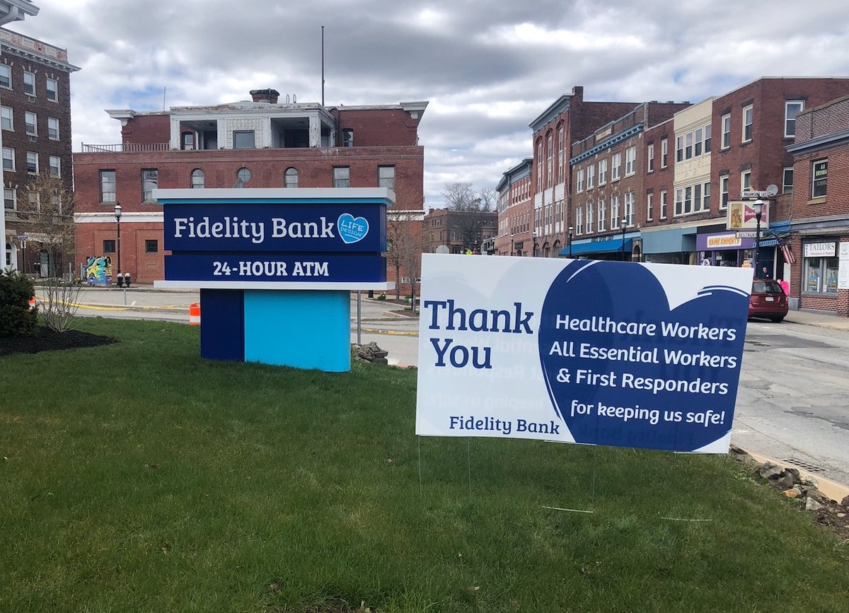 Showing our 💙 and support for the heroes working on the front-line. Thank you healthcare workers, all essential workers, and first responders for keeping us safe!