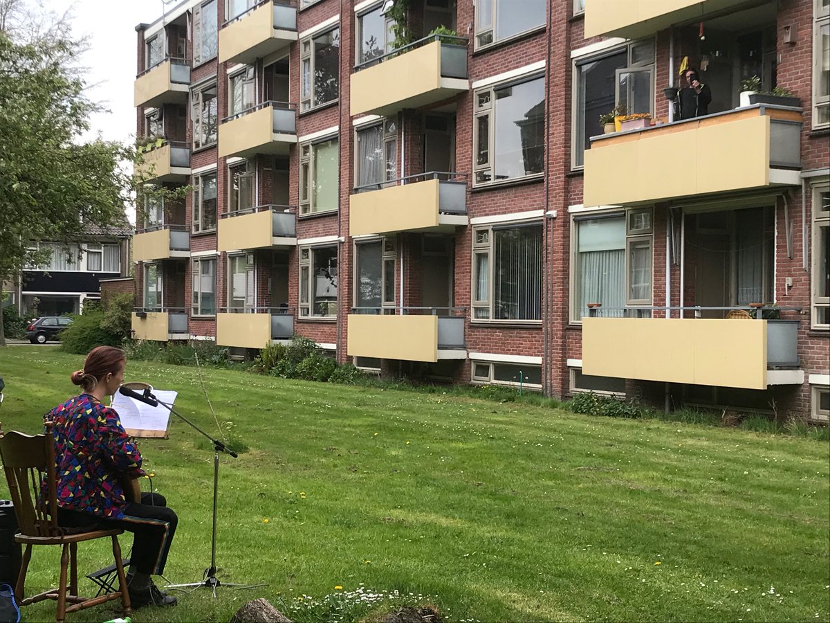 mondiaal's tweet photo. De voetjes van de (Balkon)vloer met #Skykey bij het Mondiaal Centrum @Breda. #Daslief voor de ongedocumenteerde bewoners en omwoneden. https://t.co/DWNRoLc5uh