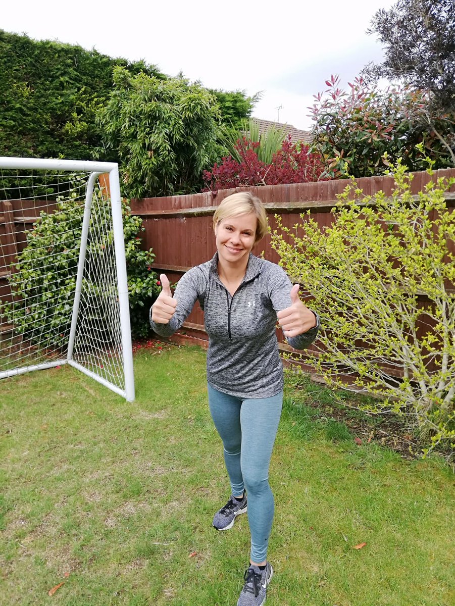 A last minute entry to the #thumbsupforkebsi13 and here's Renata who has also completed an amazing 5K a day in support of the @Kebsi131 charity
justgiving.com/crowdfunding/e…