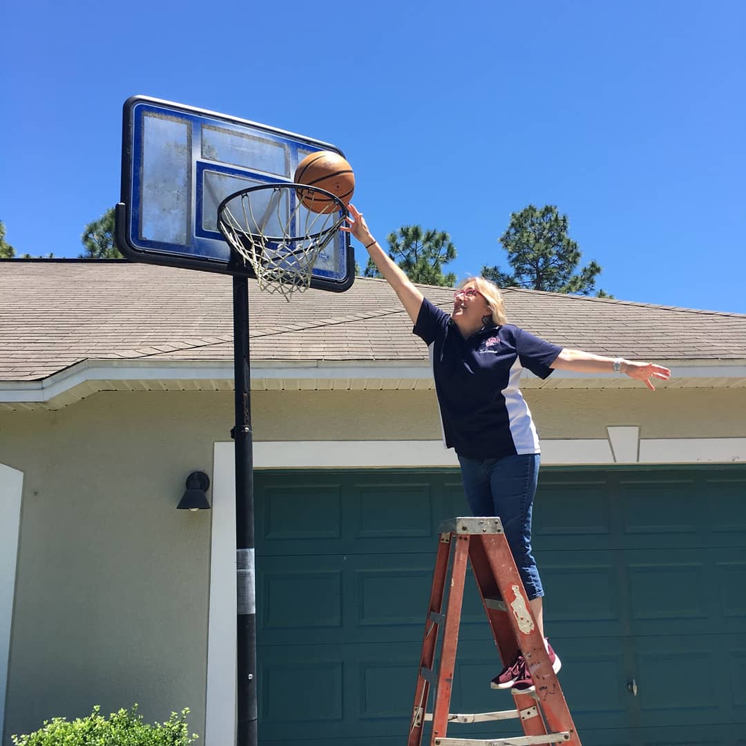 itsanavidthing's tweet photo. Basket one for Garcia.
#csms8thgradestrong
#itsanavidthing https://t.co/YEbPQRZ1pB