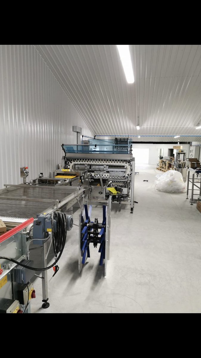 WOT A HEN tweet media