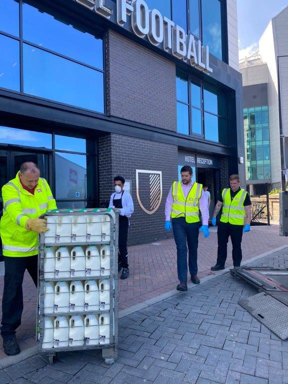 Because even #NHS superheroes need a good brew! We’ve made our latest charity drop off to <a href="/hotelfootballuk/">Hotel Football</a> – proudly supporting the amazing work their NHS guests are doing during the #coronavirus pandemic. Stay strong &amp; thank you!💙👏 
#doorstepdelivery #keyworkers  #creamline