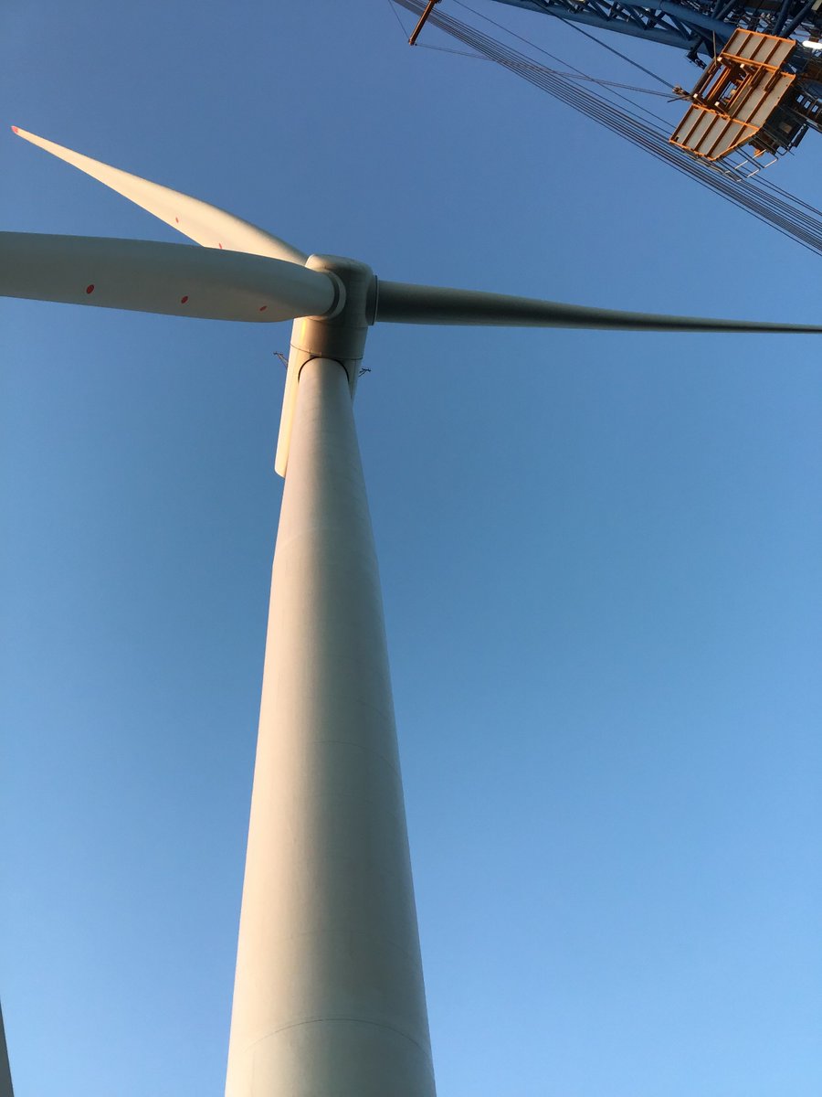 SPRenewables's tweet photo. All 102 turbines for #EastAngliaONE #offshorewind successfully installed in conjunction with @GreenInvGroup @SiemensGamesa. Massive step towards project completion &amp; 714MW of clean renewable energy annually #BetterFutureQuicker https://t.co/7TZLAZN6YN https://t.co/OqpFgAKfZb