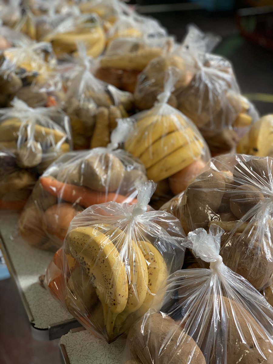 Another Busy day <a href="/EngineHouse1234/">Engine House</a> @MerthyrCBC 

These parcels will be delivered to people who find themselves in need at this particular time. Please get in touch on 01685 375318 if you or somebody you know would benefit

Don’t worry, we are keeping Cllr David Hughes busy 👍🏻🤣