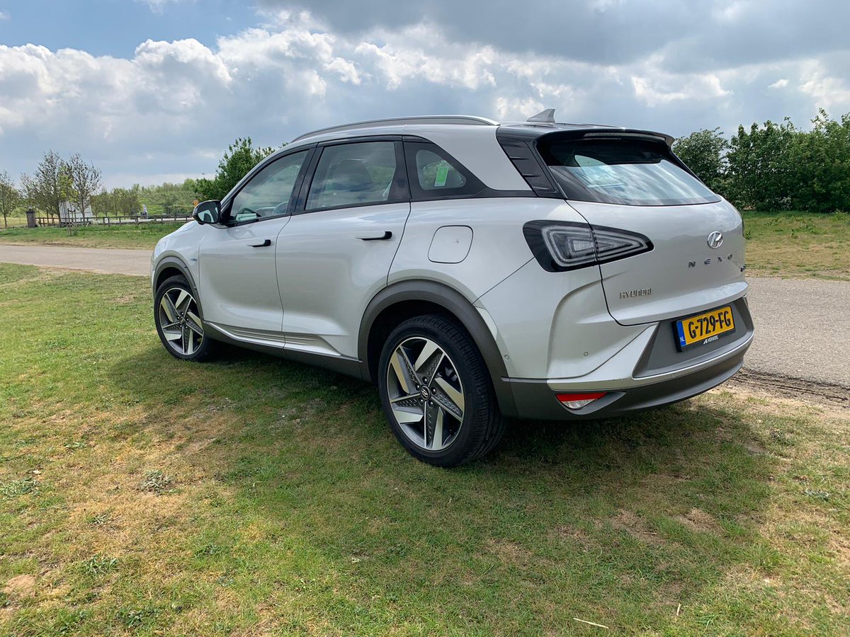 SmartGreenCars's tweet photo. 🚙🍃| Ter lease-overname: Hyundai Nexo op waterstof!

Zijn jullie het bedrijf wat op zoek is naar een waterstof auto die per direct beschikbaar is? Bekijk dan deze jong gebruikte Hyundai Nexo op waterstof!

#waterstof #occasion #bijtelling #4% #smartgreencars #H2 #alphabethlease https://t.co/BNTvI1obK8
