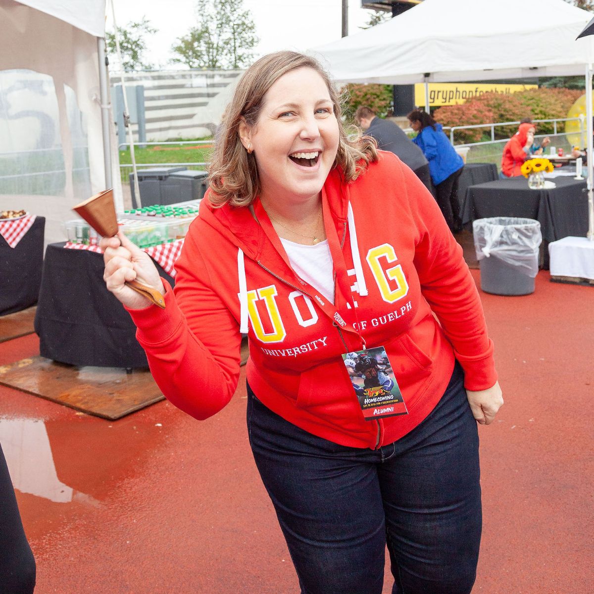 UofGAlumni's tweet image. 🚨NEW ALUMNI CONTEST 🚨We want to see your #UofG spirit! Enter to win a $50 @UberEats gift card by sending us a selfie of you wearing your #gryphon gear at home! Deadline April 30 noon. *Contest open to #UofGalumni,1 entry/person. Photo may be sent via direct message or comment.