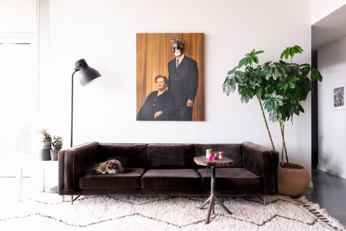 Isabelle (the gorgeous cat) was posed and ready before the shoot even began - no treats required. Design by @amy_hovis

⁠
#aiaaustin #austindesign #atxdesign #austinstyle #modernaustin #austinphotographer #atx #texas #austintx #austintexas #atxlife #catlover #cat_features