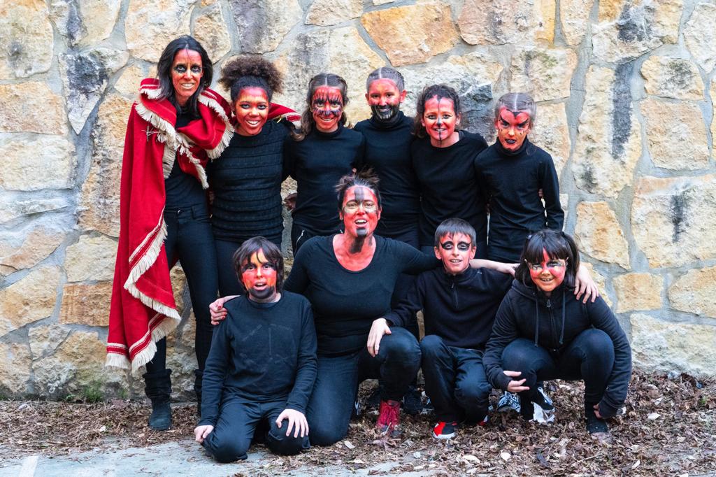 jalgidt's tweet photo. Bi hilabete pasatu dira dagoeneko, baina oso gogoan dugu otsailean lehen aldiz egin genuen Galtxagorrien Jaitsiera. Ederra izan zen, bai horixe! #Jalgi #GaltxagorrienJaitsiera #Zarautz   📸@Kipulastudio https://t.co/Fmc7I4oeqJ