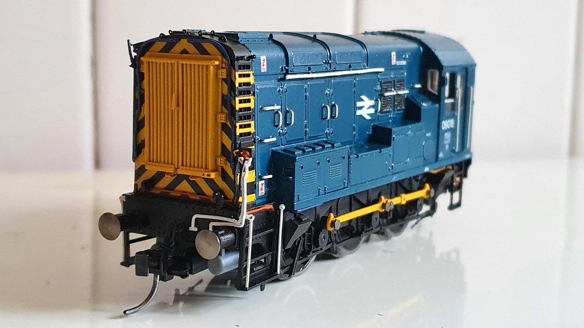 PdannyH's tweet image. #Class09 - Ex-works BR Blue renumbered as 09016. Decals from @railtec_models &amp;amp; varnished in preparation for weathering &amp;amp; detailing. Been checking examples for weathering as I'm going to stay fairly mild on it given 09016 was kept in fairly good nick
#TMRGUK #VariousMultipleUnits