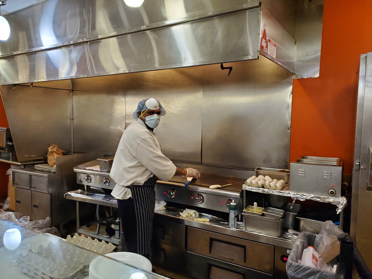The sweet sounds of the grill brought music to my ears. Glad to see the cafeteria grill reopened @NYPQueens. I missed those burgers!!  Yes normal is near! <a href="/alanmlevin/">Alan Levin</a> <a href="/frank_vivolo/">Frank J. Vivolo</a>  <a href="/gsouthPX/">Garrett A. South</a>