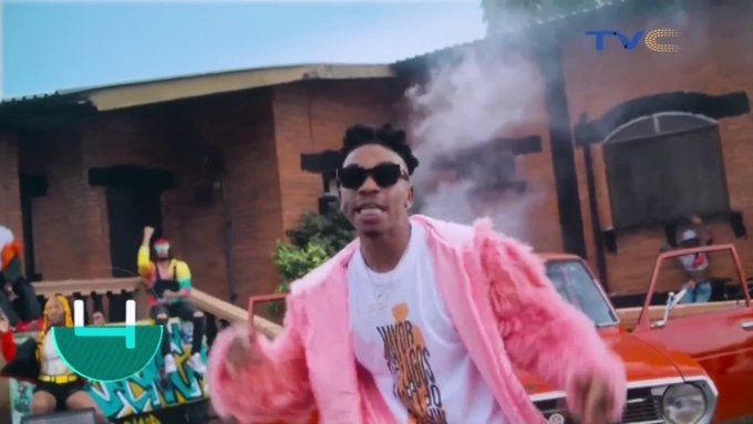 TVCconnect's tweet photo. The Mayor of Lagos @IamMayorKun still making waves with "Geng" at the no. 4 spot on the #EsplashCountdown.   #ESplashOnTVC https://t.co/jK0EwVVsXE