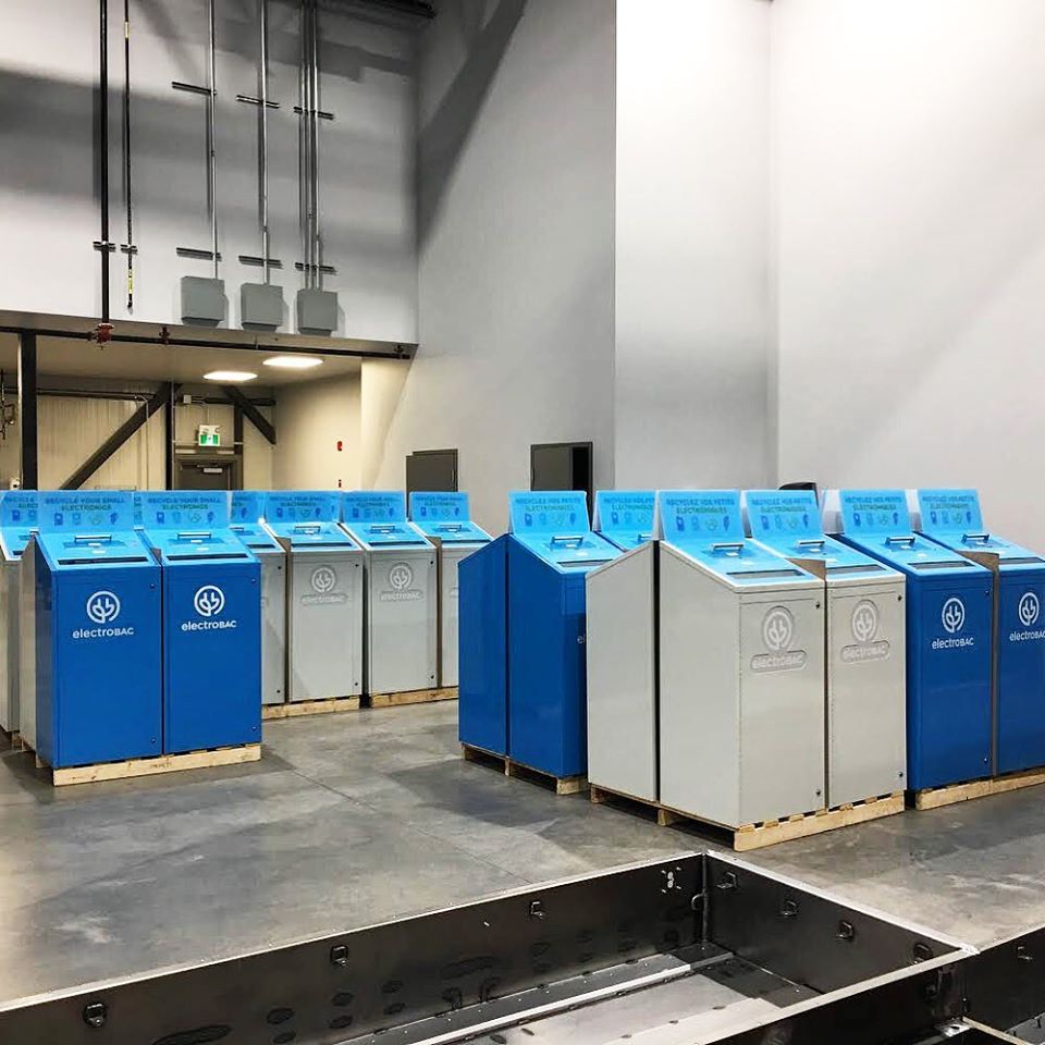 Des Electrobacs flambants neufs. On est prêt à rebondir! 💙

#revenirplusfort #cavabienaller🌈

Some brand new Electrobacs. We’re ready to bounce back! 💙

#buildbackbetter #circulareconomy
