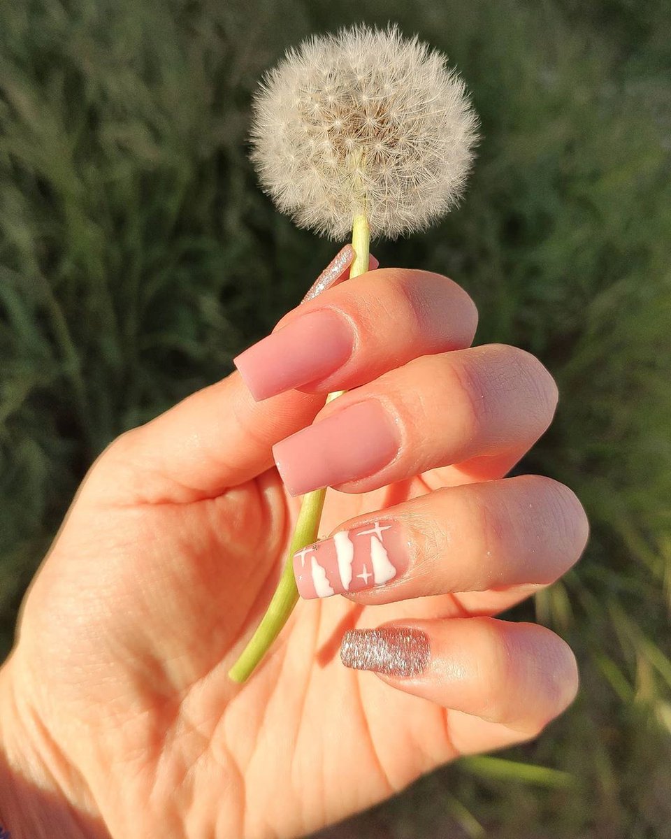 Fibreglass nails: a mani you’re gonna want to try 💅 bit.ly/2W8r6bj