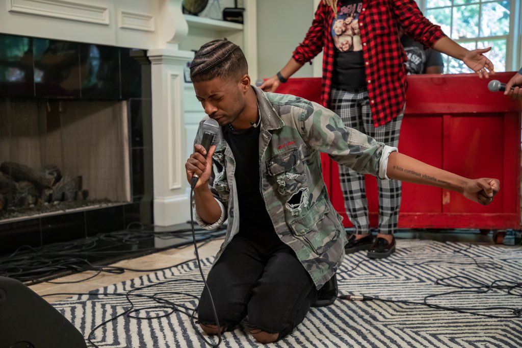 Every time we gather together to film for Forward LIVE, God’s presence always meets us and true worship takes place. Pastor @drjackiegreene always says, there’s no distance in the Spirit. This just proves that God will always find His way into your personal spaces.
