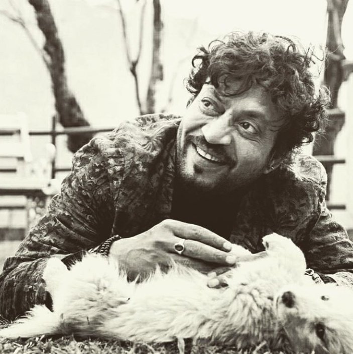 JojoRaymond3's tweet photo. #Rest_in_peace #IrfanKhan 💔 https://t.co/TjRg8qLbp9