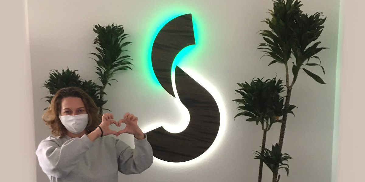 Wir sagen Danke liebes <a href="/FabLabKa/">FabLab Karlsruhe e.V.</a> Team! Vor allem unserem @korkenz1eher, der eine Überraschung für die stellungshaltenden Office Mitarbeiter*innen deponiert hat 💪😷 #Schutzmasken #stayhealthy