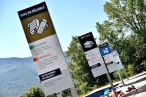 📌 Réouverture de quatorze déchèteries de l’agglomération, dont celle de Saint-Martin-d’Hères, dès aujourd'hui. 📢 
📌Attention : il faut prendre RDV pour pouvoir jeter ses déchets. Plus d'infos sur : bit.ly/2VOd8fC