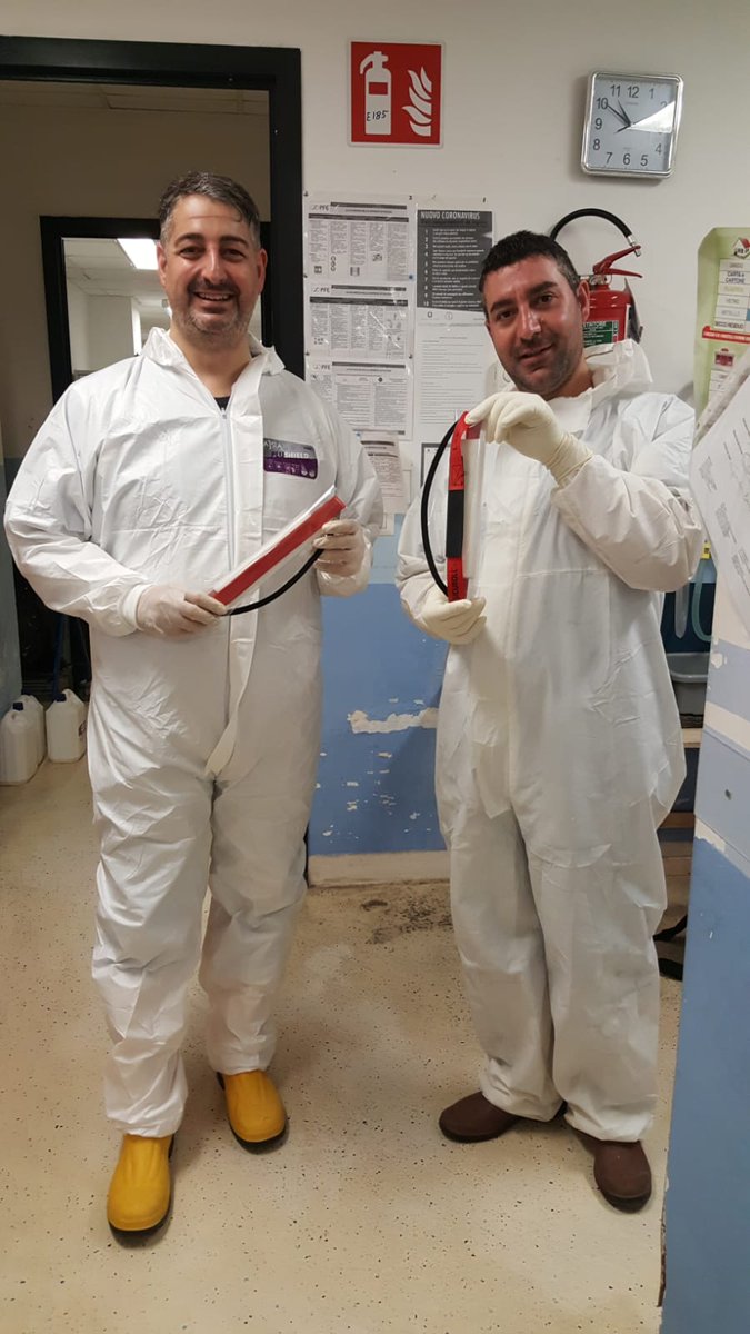 FilcamsSicilia's tweet photo. La #FilcamsEnna ha donato delle visiere protettive alle lavoratrici e ai lavoratori dell'#appalto #pulimento e #sanificazione dell'#AspEnna, per dimostrare anche a loro, #InPrimaLinea contro il #covid19, il collettivo #grazie della #Cgil.
#AumentiamoLeDifese
#SiamoDoveSei https://t.co/HaaIcFhKZ7