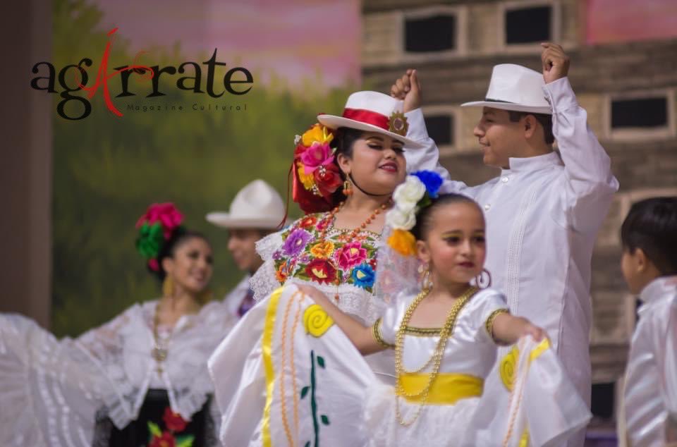 AgarrateMC's tweet photo. En el #DíaInternacionalDeLaDanza
Felicitamos a todas y todos quienes hacen de esta disciplina un arte. 
#AgárrateMC https://t.co/xekpcjmaVW