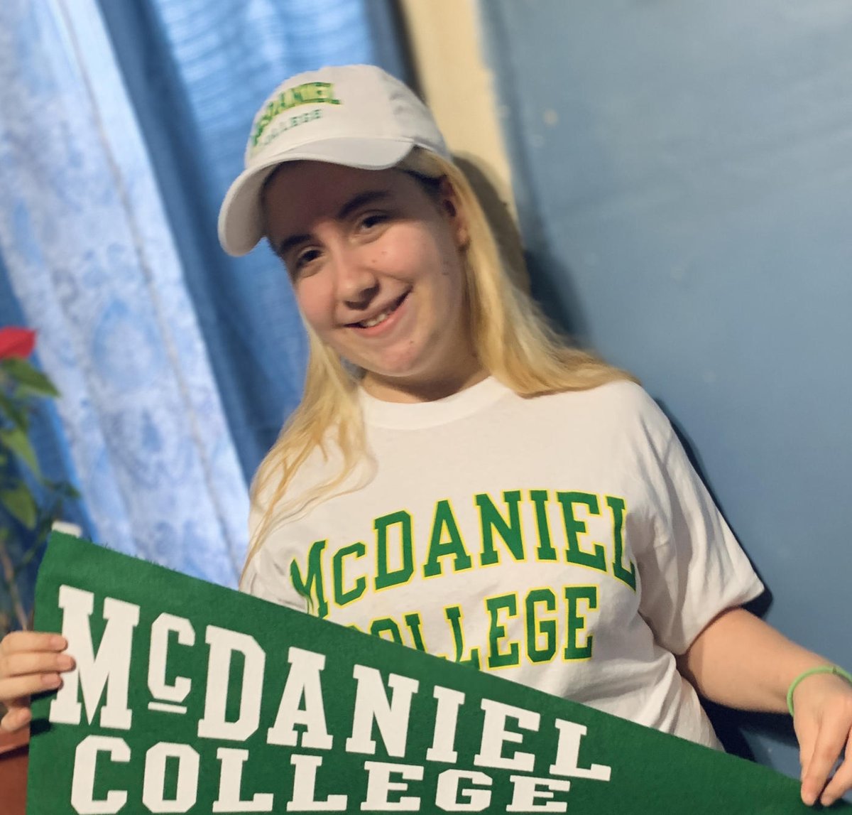 Five high school seniors from <a href="/BaltCitySchools/">Baltimore City Public Schools</a> were surprised over Zoom with news of their full-tuition McDaniel-<a href="/CollegeBoundFnd/">CollegeBound Foundation</a> Scholarships. Welcome to the Hill! 💚💛
Get to know these high-achieving students and watch their announcement videos: bit.ly/2VNEOBD