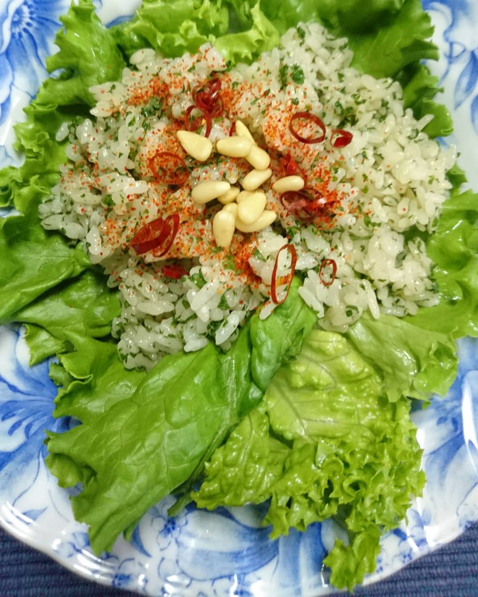 zpa28ma55ma1's tweet image. 🌙🌃Today,s homemade night snack【Spicy parsley pilaf】🥘🥃今日の手作り夜食【スパイシーパセリピラフ】🌃🌠 #nightsnack #夜食 #homemadesnack #おうちバー #bar #barathome #手作り夜食 #Spicyrice #スパイシーピラフ #pilaf #スパイシー #ピラフ #相原将人 #AiharaMasato #whiskey #ウイスキー