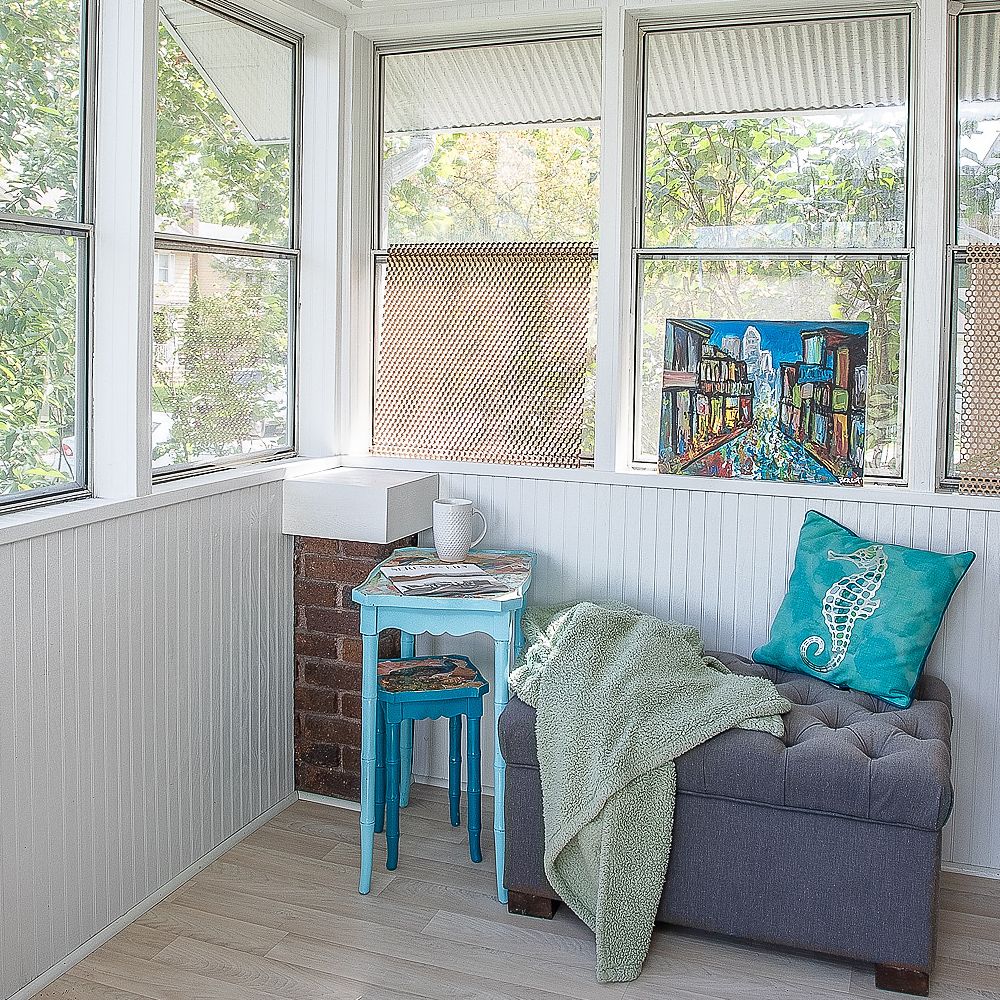 backyardandvin's tweet image. This sunroom renovation turned out so pretty and it added extra living space plus storage. We painted the walls #SW7005 Pure White.

#SherwinWilliams #SWColorLove #refurbish #diy #ApartmentTherapy #hometohave #nestandthrive #makehomematter #inspiremehomedecor