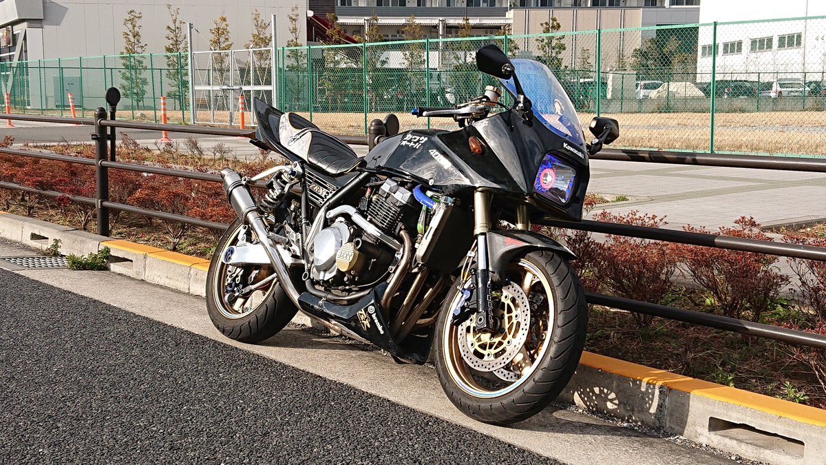 数量限定!特売 GPZ400Fアッパーカウル cerkafor.com