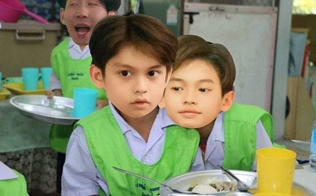 YourGhurlz's tweet photo. The cutest photo that I've ever seen in my entire life huhuhuuu why so cute😄🤗🐶🐰👶 @winmetawin @bbrightvc https://t.co/YmySkhirgk