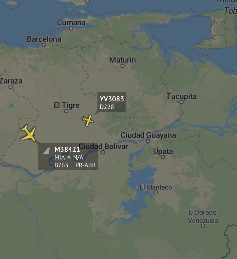 AeroNoticiasVE's tweet photo. Avion #YV3083 de la Aviación Militar Venezolana 🇻🇪, en ruta a Ciudad Guayana , trasladando personal y equipos de mantenimiento #PDVSA https://t.co/XgqTW5LhtJ