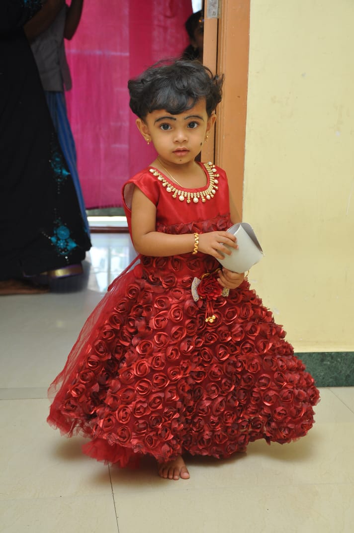 a_thanveer's tweet photo. Dear @narendramodi ji,
We have donated ₹300 to #PMCaresFund on behalf of our daughter Thasbiha. We hope that this humble contribution will help our nation fight this #COVID19 crisis. @PMOIndia @DalmiaBharat #IndiaFightsCorona #KidsDonateToPMCaresFund https://t.co/yk9hAa6TQQ