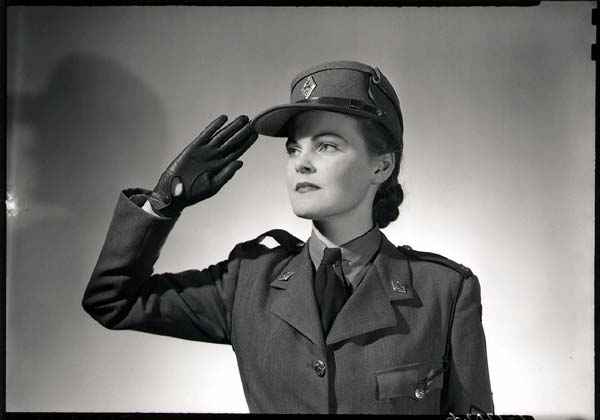 AmbCanNL's tweet photo. #LSV? Les ♀️ ont eu un role très important pendant #WWII & la Libération des 🇳🇱. Le CWAC, le corps de l’armée 🇨🇦 des femmes fut créé en 1941. En 1945, il réunissait 3000 femmes soit 1.5% des forces 🇨🇦 en zone de guerre. #CanNL75 #LeCanadasesouvient https://t.co/U4AIdhh6bU