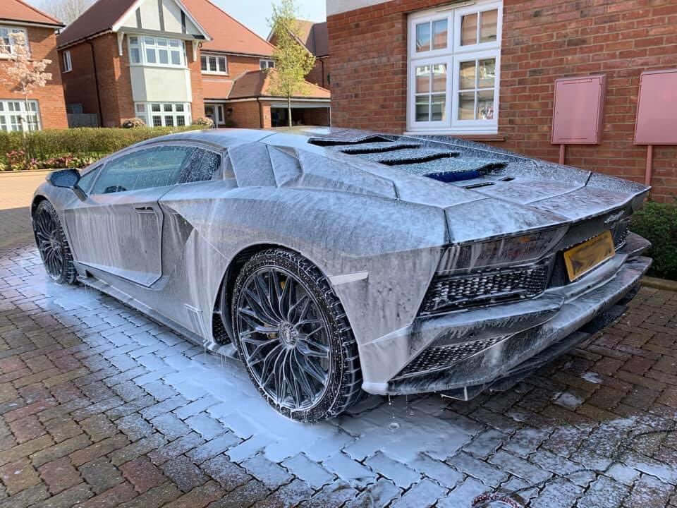 VINTTR0's tweet photo. Lamborghini Aventador S - full valet &amp; paint inspection prior to machine polish by our great friends AG Detail.
#essexdetailer #detailing #cartecuk #agdetail #valeting #ppf #paintprotectionfilm #premiumshield #vehicleenhancement #ceramiccoating #colchester #lamborghini #supercar https://t.co/LhxfzAzkFx