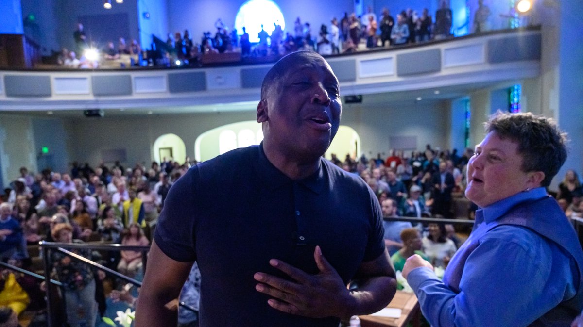 GlideChurch's tweet photo. "As the Minister, I want to make sure that when we are #online that together we can experience the same amount of #touch that you would if you came into our #SundayCelebration." - Marvin K. White, Minister of Celebration. 🧡 
#CelebrationLive #GLIDEChurchOnline #LetsGetLifted https://t.co/bUVYLdlVUd