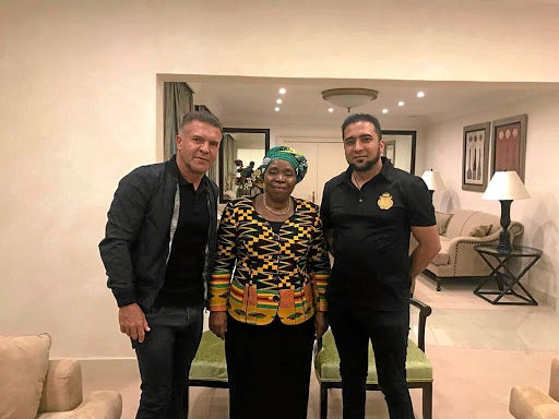 chan_Nav's tweet photo. @LukhanyoV @Luscious_Zee @Abramjee I'm no fan of #Abramjee BUT why is his BAT influence a big no-no when they contribute a large % of R1.6 Billion in SA taxes per month from sale of LEGAL cigarettes? But you won't oppose Dlamini-Zuma stupid decision, who was supported by COUNTERFEIT cig sellers in the past?๐ https://t.co/nVUwTBm0Sj