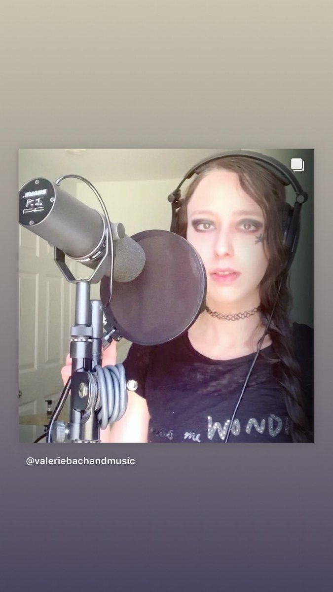 instagram.com/p/B_k2xp5nwRs/…
#paramore #decode cover <a href="/paramore/">paramore</a>
