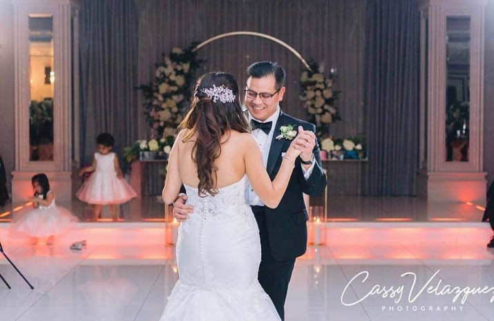 LABanquets's tweet photo. This #couple will be #dancing their way through the years together. β£οΈ#LABanquets
Photo by: @thesweetestblooms on Instagram https://t.co/AXLavp4fIB