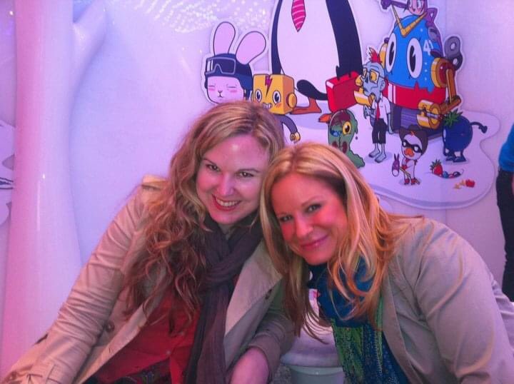 Chandra_Price's tweet photo. Remembering covering 1st royal wedding in 2011 with my fab sister @JPriceMortgages standing in as a shoe model for our segment with Pippa Middletonโs designer @ArunaSeth & securing our Will & Kate adorned cupcakes for our live broadcast!! โค๏ธ๐ฌ๐ง๐ท๐ง๐๐๐ฅ#rw2011 #happyanniversary https://t.co/jQJvNvdi9i